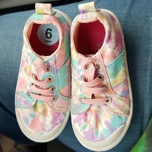 Kids tie dye blowfish shoes size 6